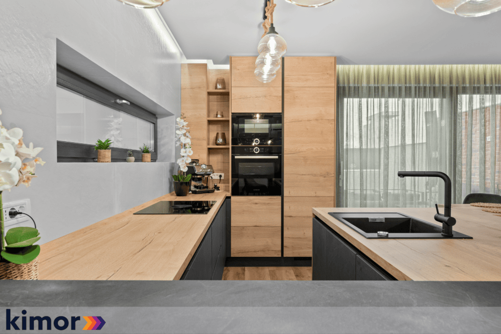 Mobila de bucatarie gri inchis