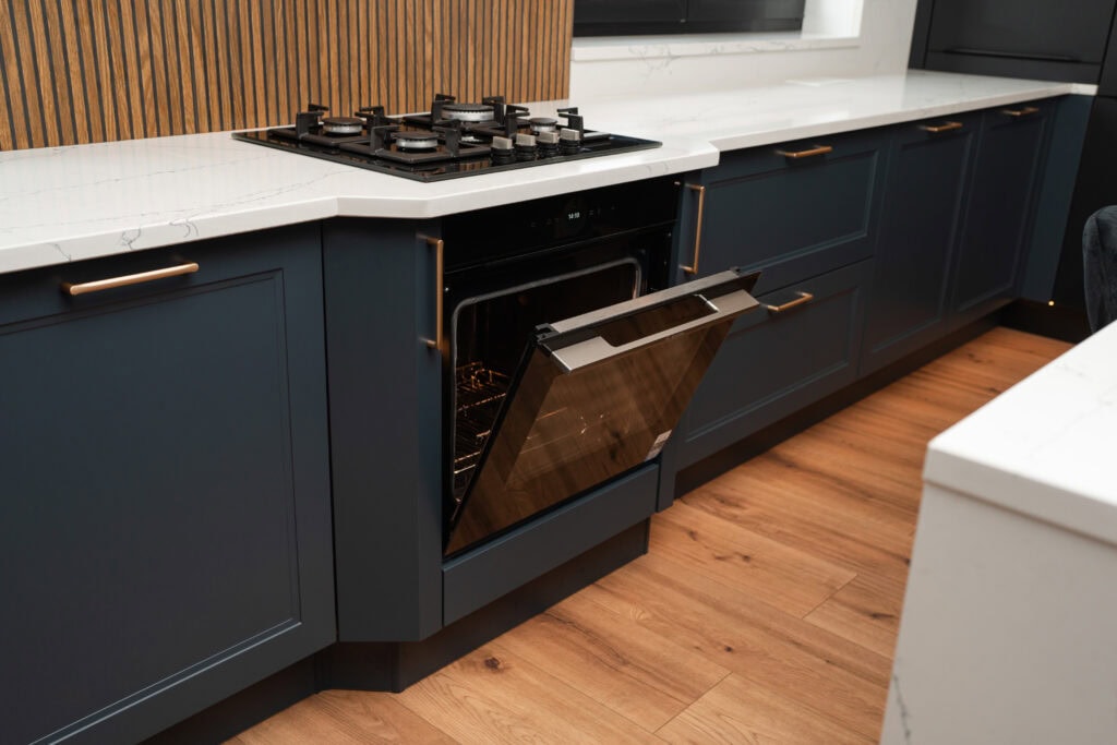 Cuptor Bosch seria 8, multifuncțional, cu autocurățare pirolitică