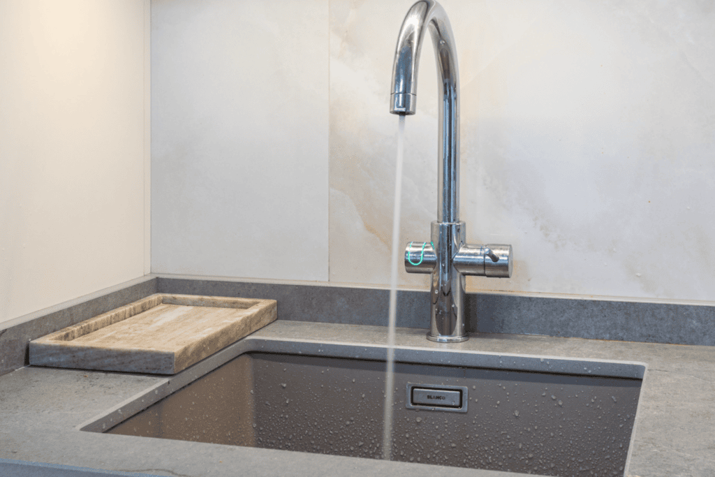 Robinet cu filtru de apă