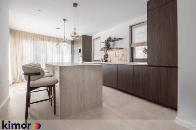 mobila de bucatarie maro