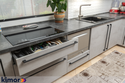 Sertare cu separator pentru tacâmuri